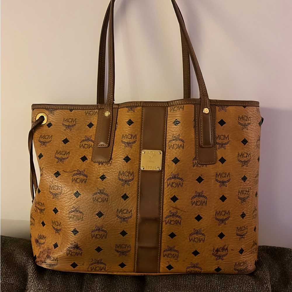 MCM medium Reversible Liz shopper Tote